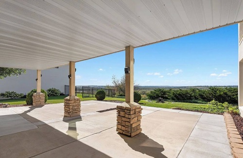 Bismarck House | Spacious 5-bedroom 3 bath house with AC and WiFi in charming Bismarck