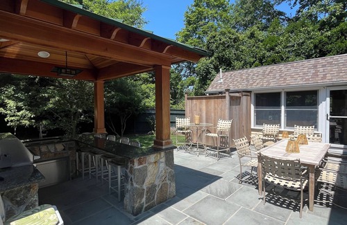 Falmouth House | Spacious 5 bedroom 4.5 bath home centrally located mile to beach town