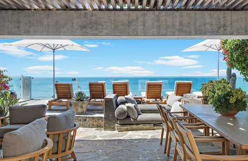 Eastern Malibu House | Spacious 5-bedroom beachfront house in Malibu Colony