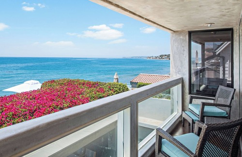 Eastern Malibu House | Spacious 5-bedroom beachfront house in Malibu Colony