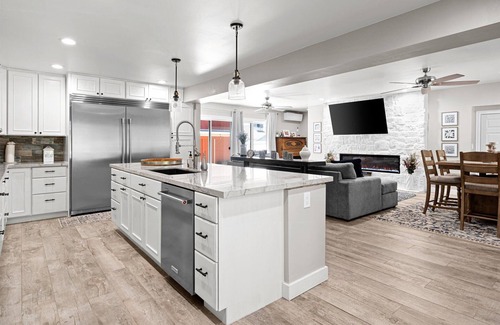 Payson House | Spacious 5-bedroom cozy cabin with backyard oasis in heart of Payson!