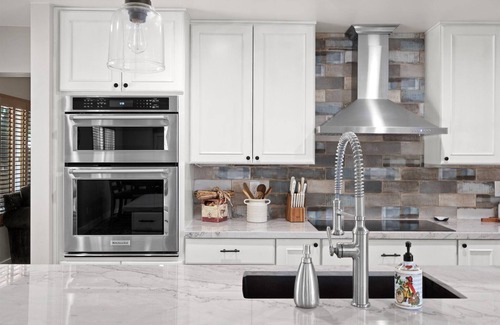 Payson House | Spacious 5-bedroom cozy cabin with backyard oasis in heart of Payson!