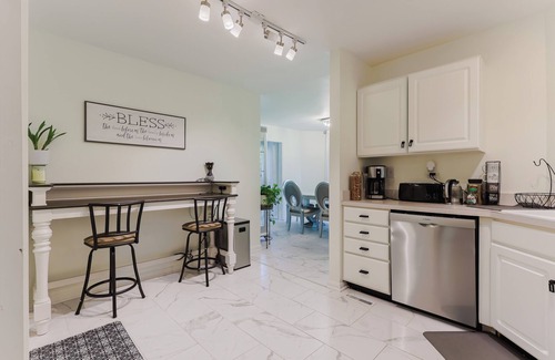 Lexington House | Spacious 5-bedroom house with fitness room in charming Lexington