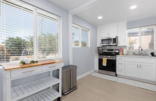 Linda Vista House | Spacious 5-bedroom house in San Diego with Games, BBQ, WiFi, AC