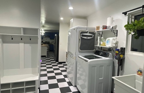 West Carson House | Spacious 5-bedroom house in welcoming Torrance with WiFi, AC, large yard