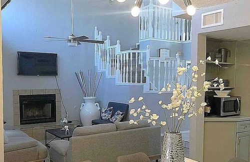 Biggs Field House | Spacious 5-bedroom house in enjoyable El Paso with AC