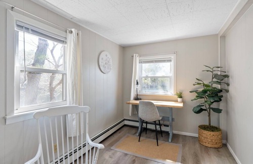 North Windham House | Spacious 5-bedroom house with WiFi and AC in charming Windham