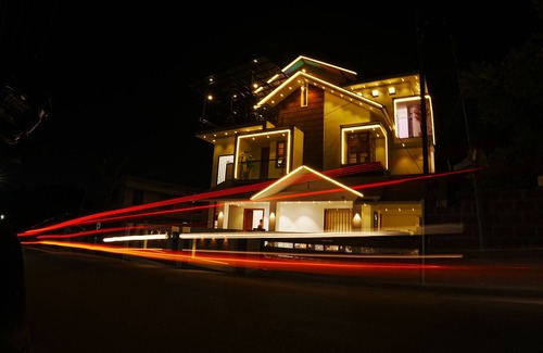 Perintalmanna Villa | Spacious 5-Bedroom Luxury Villa Full AC and Swimming Pool in Malappuram