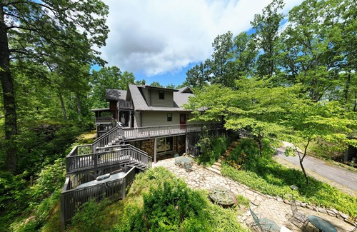 Choestoe House | Spacious 5-bedroom estate in charming Blairsville with fast WiFi & EV charging