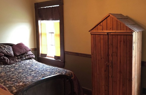 Cochecton Other | Spacious 5-bedroom farmhouse in delightful Kenoza Lake with WiFi, AC,