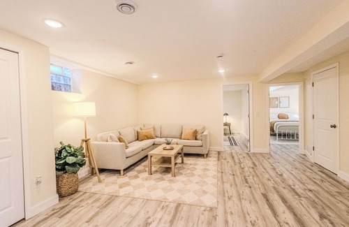 Columbia Heights House | Spacious 5-bedroom house with AC, WiFi in welcoming Minneapolis near Downtown