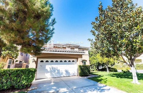 Southridge Village House | Spacious 5bd/3bth with Swing&Yard&Study - Ideal for Travelers