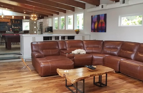 Blue Ridge Manor House | Spacious 5BR Getaway – Pool, Patios & Fun