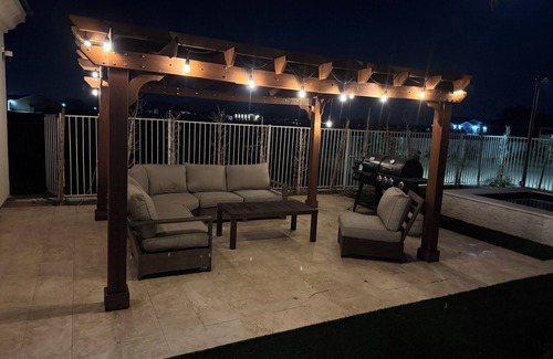 Buckeye House | Spacious 6-bedroom house with AC, Large pool charming Buckeye