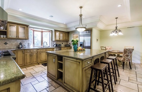 Tarzana Villa | Spacious 6-bedroom villa LAVISH RESORT
