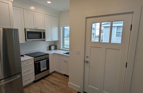Wells Beach House | Spacious 6 BR, 4.5BA with water views across street from beautiful Wells Beach