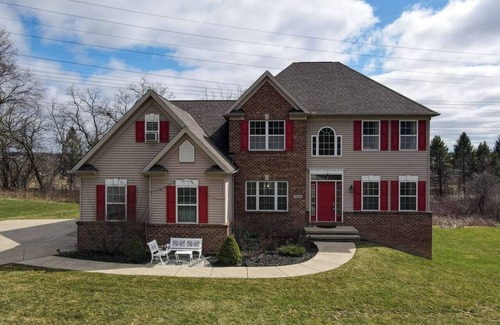 Glenwillow House | Spacious 6BR Home - Near CLE/Solon