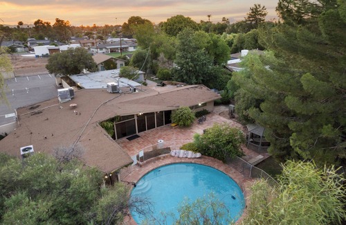 Alhambra House | Spacious 6BR Phoenix Retreat w/Outdoor Oasis Perfect for families & group events