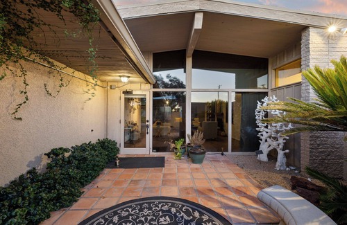 Alhambra House | Spacious 6BR Phoenix Retreat w/Outdoor Oasis Perfect for families & group events