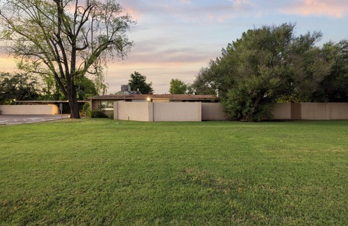 Alhambra House | Spacious 6BR Phoenix Retreat w/Outdoor Oasis Perfect for families & group events