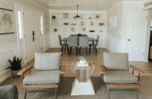 Lakeview House | Spacious 7-BR Oasis with Private Indoor Pool & Hot Tub