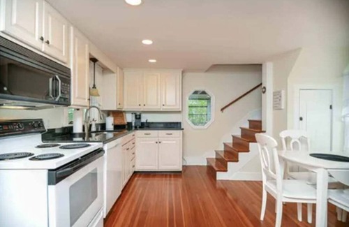 York Beach House | Spacious 7 BR ocean view retreat - stunning views!