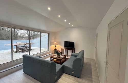 La Tremblade Apartment | SPACIOUS 80m2 apartment 1 km from beaches. Pets allowed.
