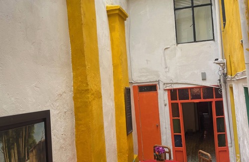 La Candelaria House | Spacious 9-bedroom house in beautiful Bogotá, D.C. with WiFi