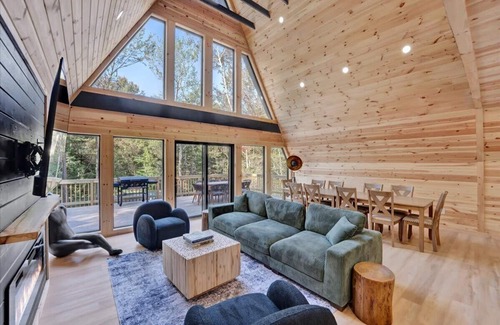 Blakeslee Cabin | Spacious A-Frame | Hot Tub | Movie Room | Firepit