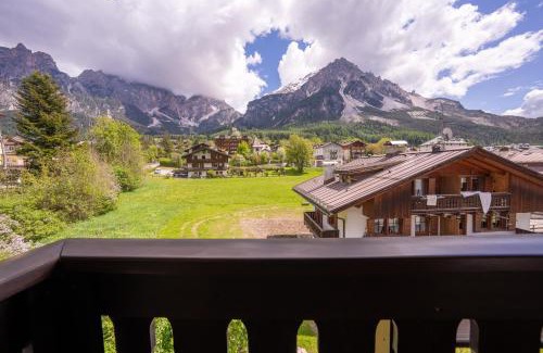 San Vito di Cadore Apartment | Spacious Alpine Loft with Stunning Antelao Views