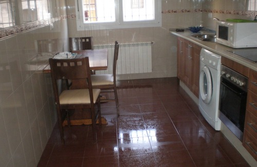 Manzanares Apartment | Spacious and central apartment 45 kilometers from Las Lagunas de Ruidera
