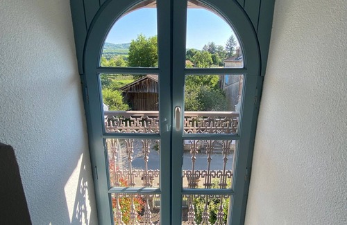 Feneyrols House | Spacious and comfortable lodging in Feneyrols near the Aveyron