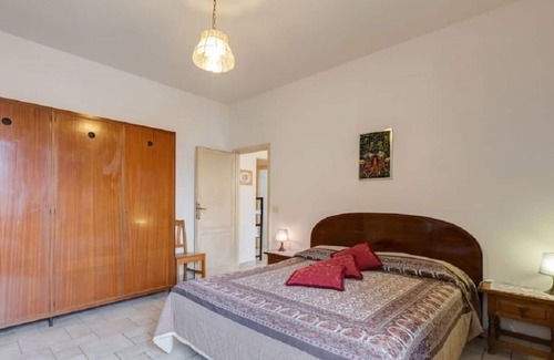 Suburbio VII Portuense Apartment | Spacious and cozy, 6+3 beds, free Wifi, near Eur