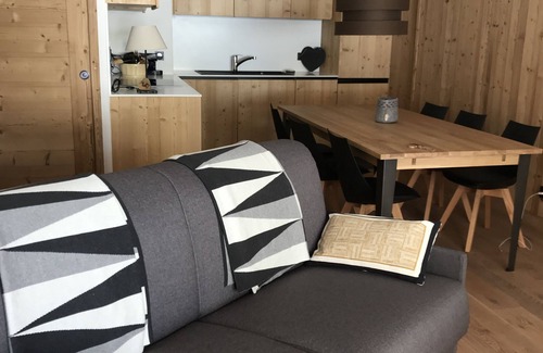 Cognet Apartment | Spacious and cozy apartment at the foot of the slopes in a 5 */pkg residence, swimming pool, spa