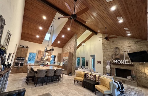 Dripping Springs House | Spacious and private 5-bedroom house in Dripping Springs with pool, steam, views