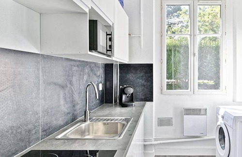 Puteaux Apartment | Spacious and peaceful apartment Magnificent view