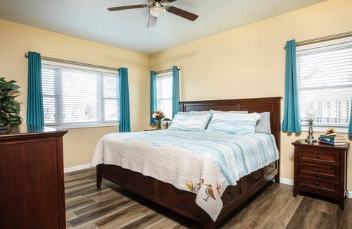 Vandalia House | Spacious and quiet 2 bedroom home at the End of the Road, near Hospital/Downtown