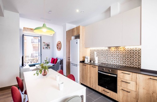 Morvedre Apartment | Spacious Apartment with City View