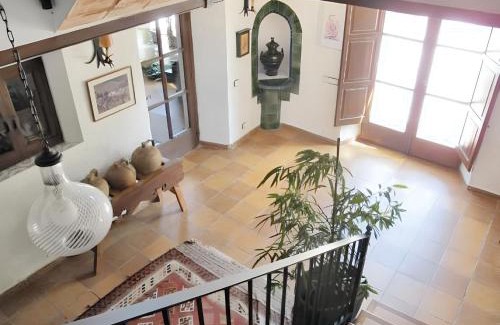 Sant Pere de Ribes Apartment | Spacious Apartment in San Pedro de Ribas with Shared Pool