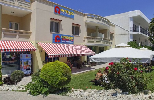 Almyrida Apartment | Spacious apartment a minute away from the beach in Almyrida