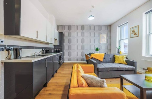 Chinatown Apartment | Spacious apartment for groups in City Centre