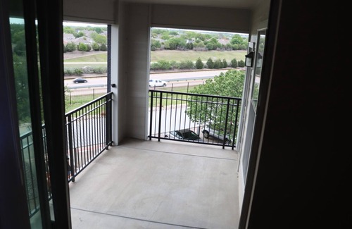 Fort Worth Apartment | Spacious apartment in a peaceful area of Southwest Fort Worth Book Now!!