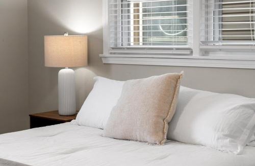 Clearing Apartment | Spacious apartment in Chicago