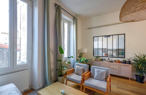 Prefecture Apartment | Spacious apartment in the heart of Marseille