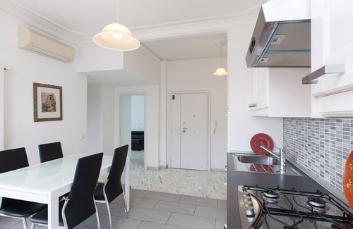 Gianicolense Apartment | Spacious apartment in the heart of Monteverde Vecchio district close to Pamphili Park