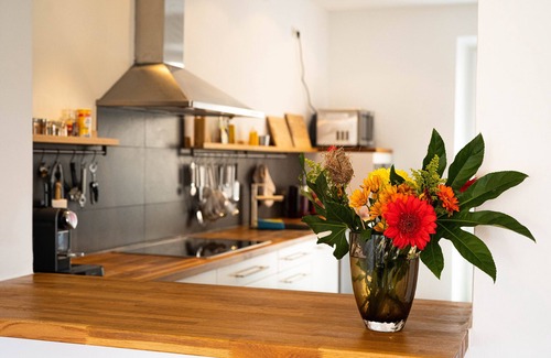 Altstadt - Sankt Lorenz Apartment | Spacious apartment with balcony in the heart of the historic old town