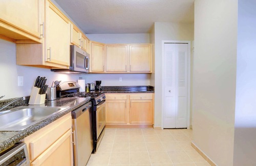 Aurora Highlands Apartment | Spacious Apt Near D.C. & Metro