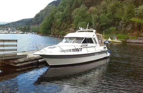 Forde Bed & Breakfast | Spacious Apt with Fjord view.