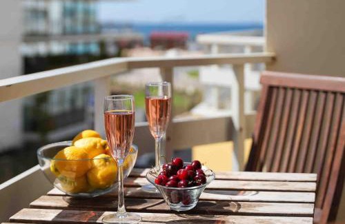 Armacao de Pera Apartment | Spacious Beach 2 Bedroom Apt Sleep6 By Promenade