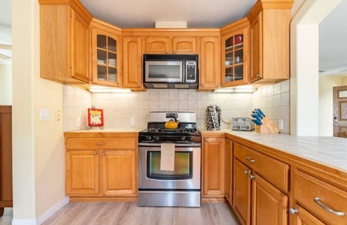 Belmont Shore House | Spacious,best location,walk to beach, shops & dine